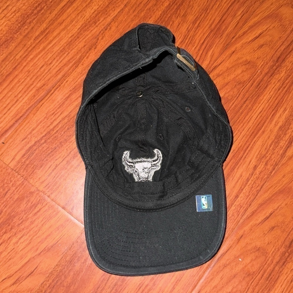 47 Chicago bulls clean up baseball hat cap rare black on black logo - Picture 6 of 7